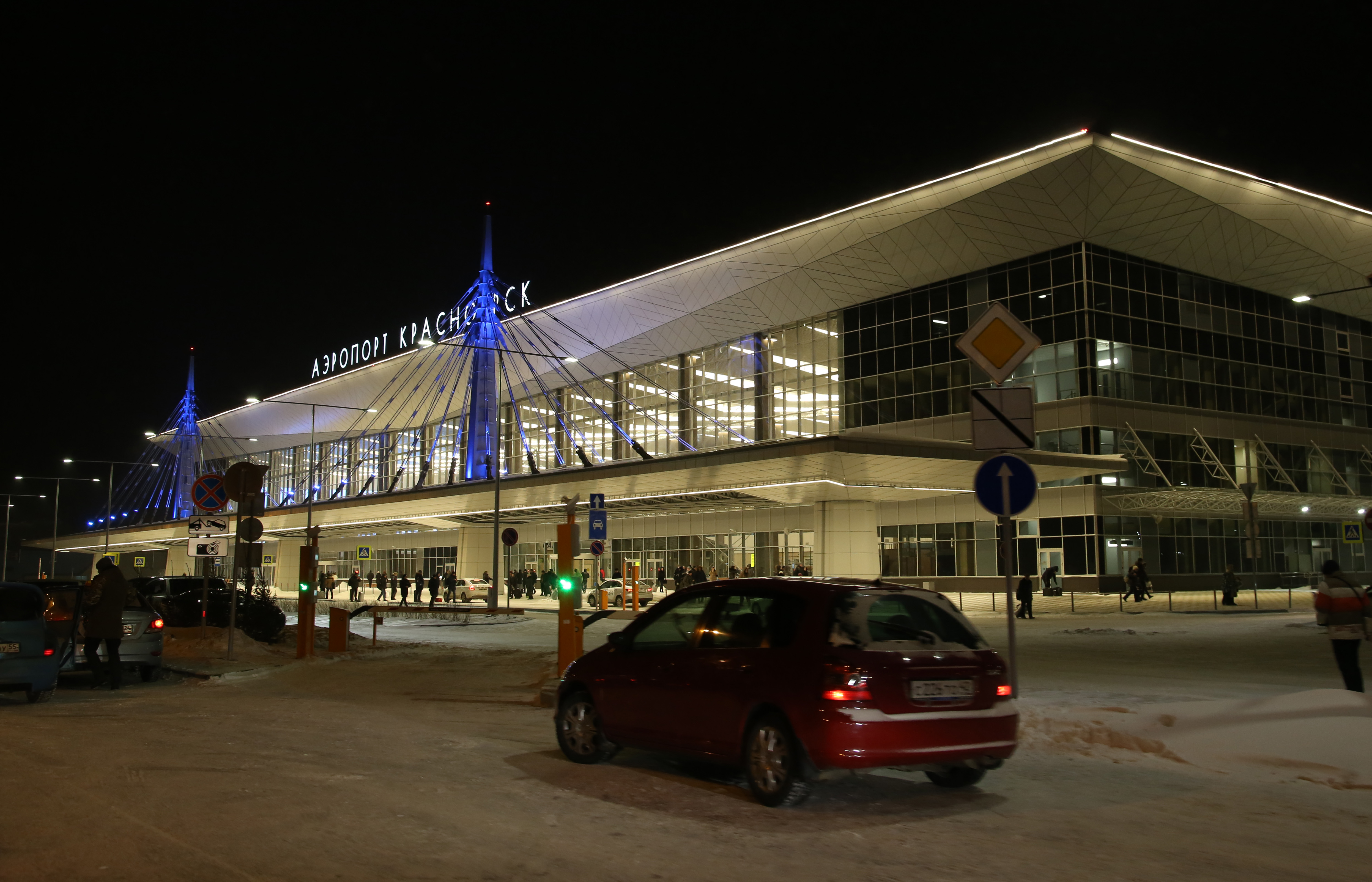 Красноярск аэропорт kja. Международный терминал аэропорт Красноярска. Красноярск 1 аэропорт. Красноярский аэропорт терминал 1. Международный аэропорт Красноярск , KJA.